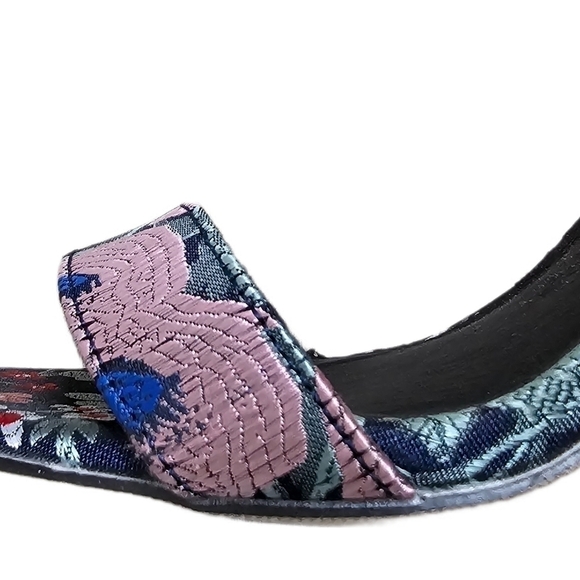 Floral Y2K embroidered navy open toe sandal heels shoes size 8.5 - Picture 4 of 13